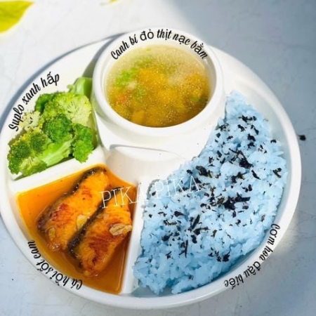 CƠM CÁ HỒI SỐT CAM ĐẬU BIẾC PIKA